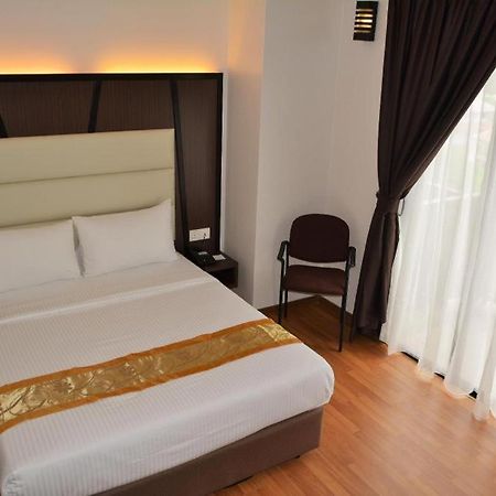 Hotel Grand Baron Taiping Esterno foto