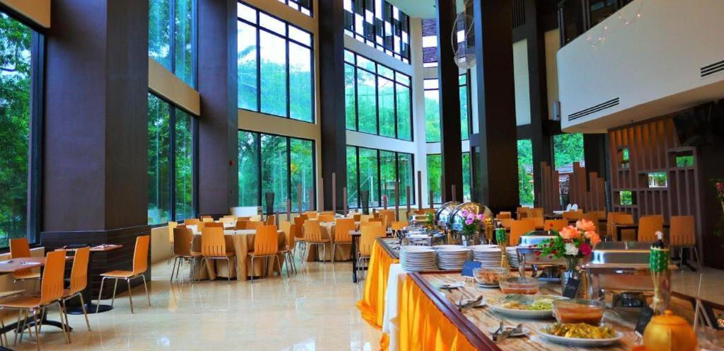 Hotel Grand Baron Taiping Esterno foto