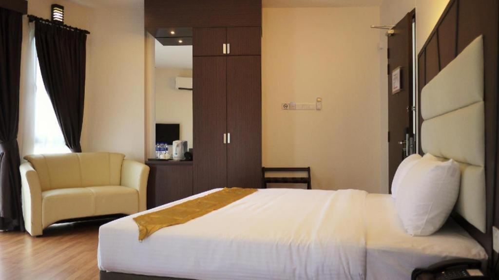 Hotel Grand Baron Taiping Esterno foto