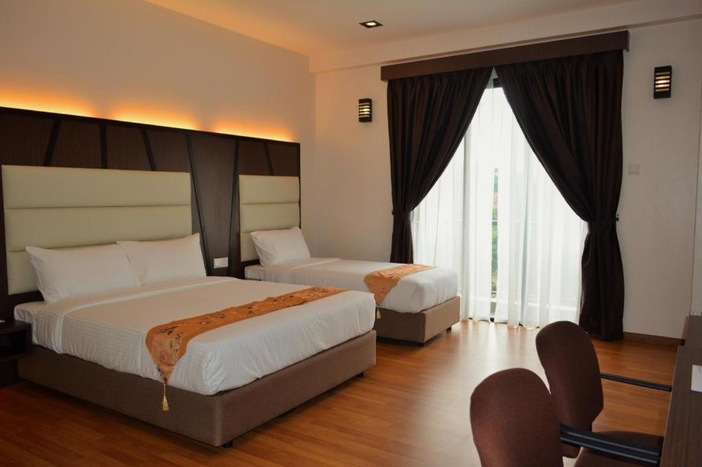 Hotel Grand Baron Taiping Esterno foto