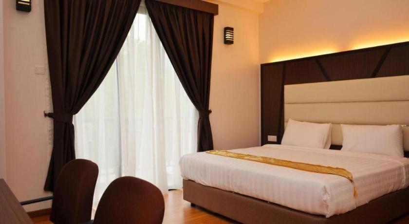 Hotel Grand Baron Taiping Esterno foto