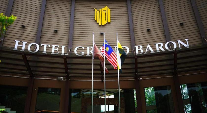 Hotel Grand Baron Taiping Esterno foto