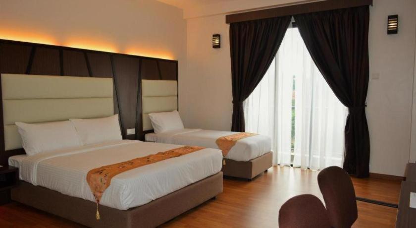 Hotel Grand Baron Taiping Esterno foto