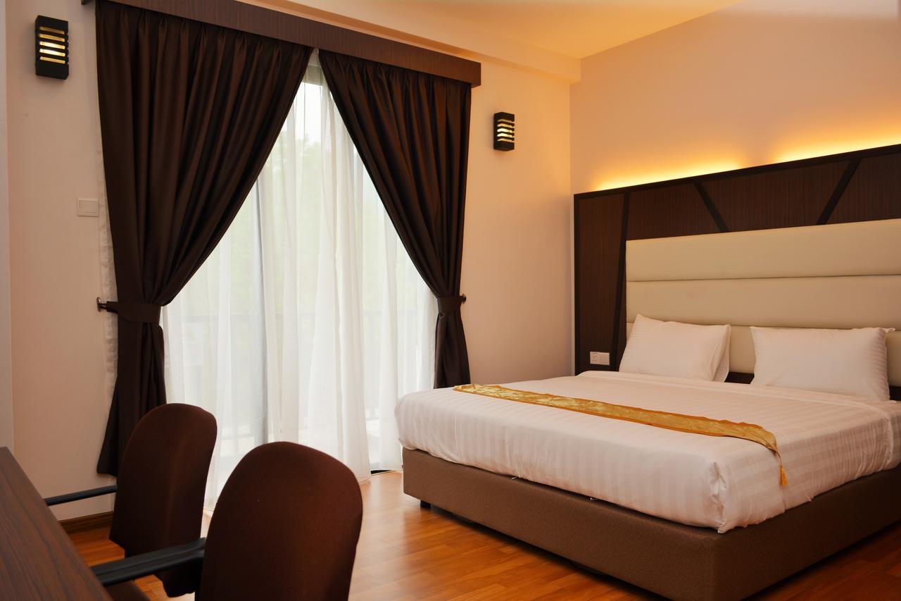Hotel Grand Baron Taiping Esterno foto
