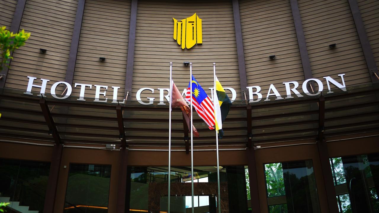 Hotel Grand Baron Taiping Esterno foto